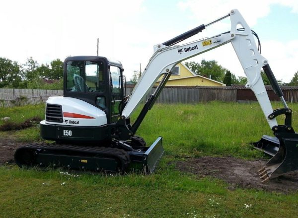 2016 Bobcat E50 Langarm-Minibagger mit geschlossener Kabine – Bild 3